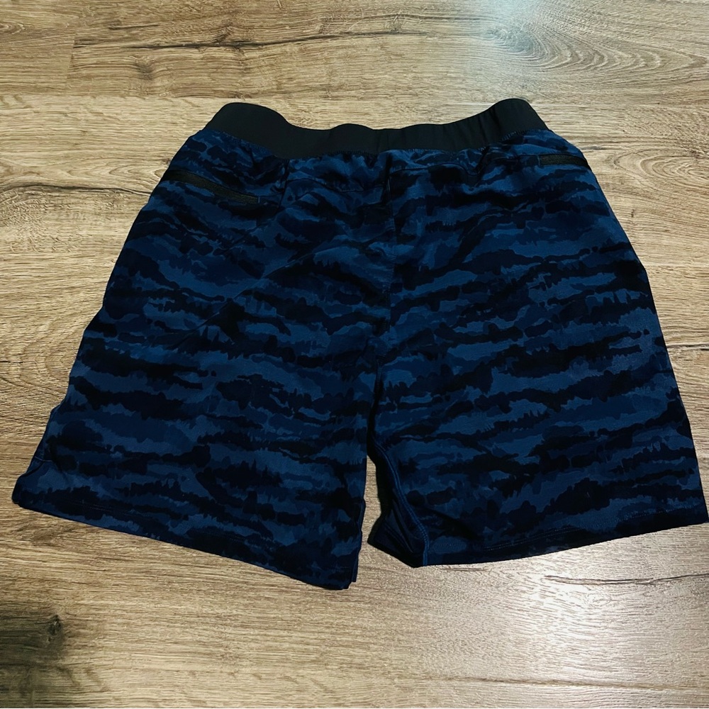 FABLETICS Men’s Blue/Black Camo The Franchise Shorts 7” Sz Large Gym Running - Picture 5 of 8